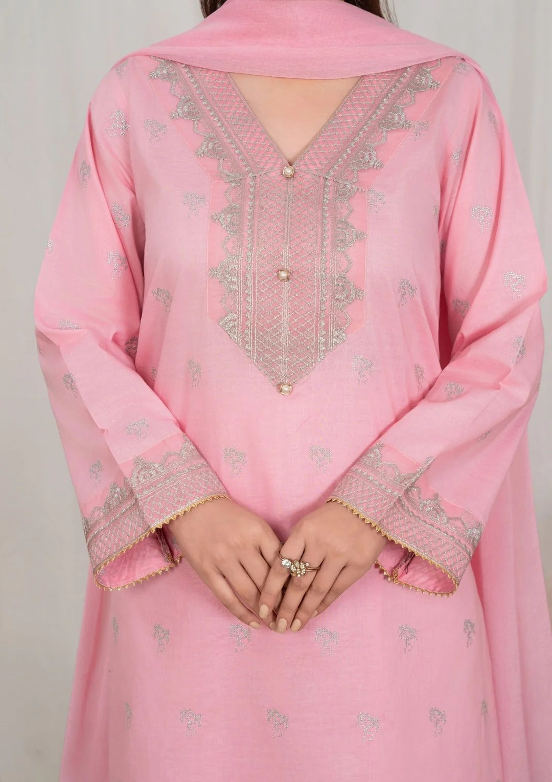 3Pc Tilla Embroidered Textured Lawn with Embroidered Border Chiffon Dupatta Pink JASHAN-J26-0028