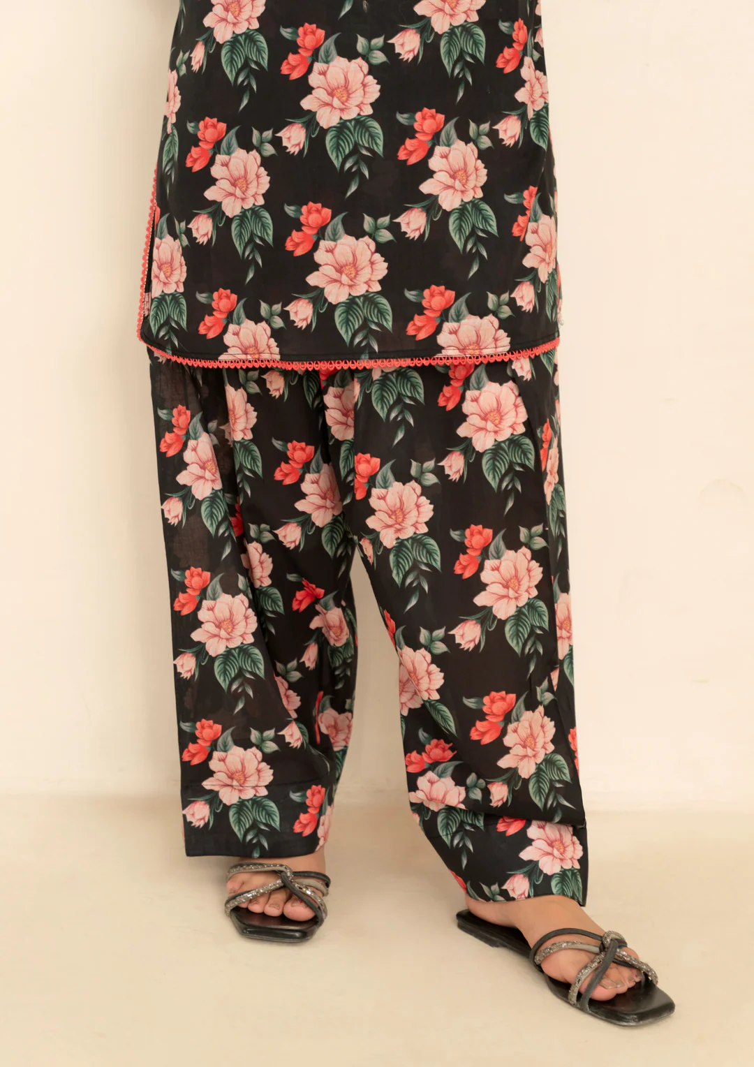 2Pc Digital Print Lawn with Shalwar GULMEENA-G25-0027