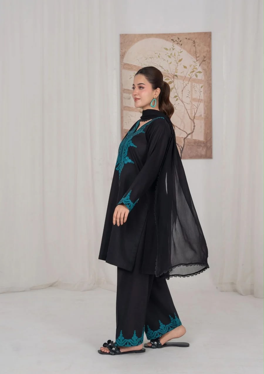3Pc Black Embroidered Lawn with Chiffon Dupatta RIW-R26-0005