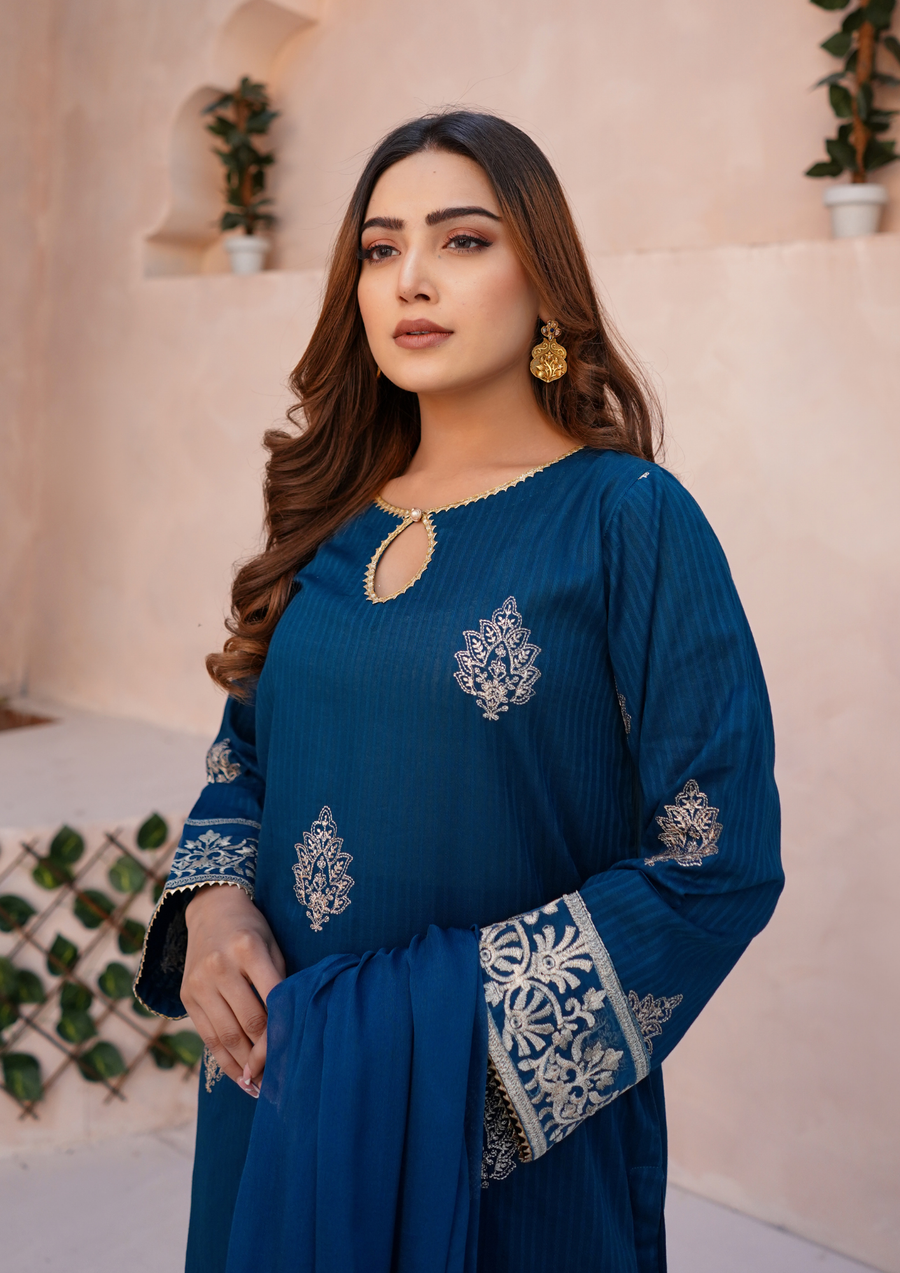 3PC TILLA EMBROIDERED LAWN WITH EMBROIDERED BORDER CHIFFON DUPATTA lUNA-S25-0032