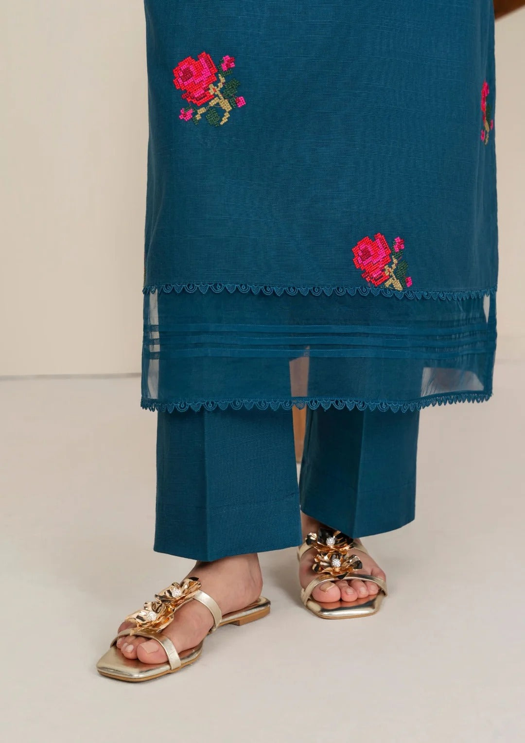 2pc Multi Embroidered Khaddar AML-W25-0006